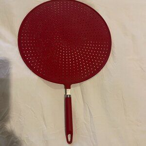 Red 13" round silicone splatter shield